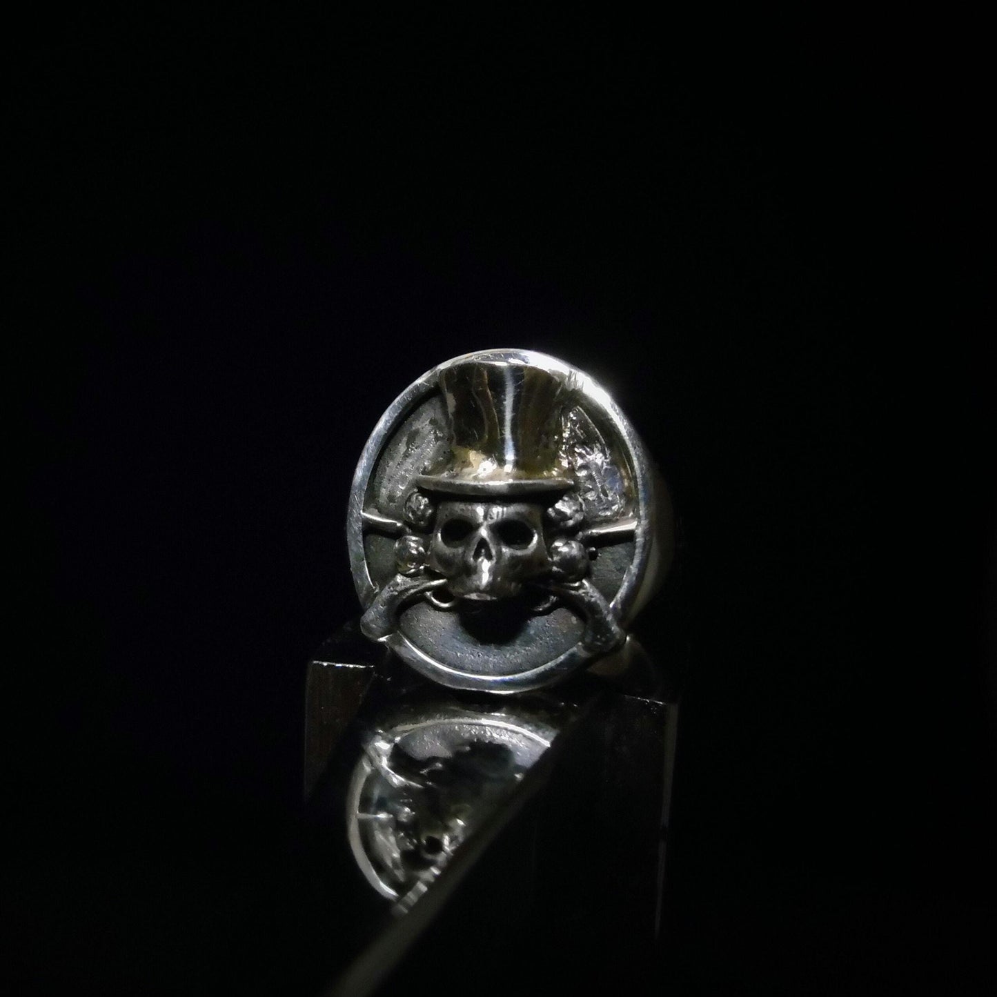 Guns & Roses Skull ring-Unique design-Biker ring-Handmade 925 Silver -20 grams-unique gift