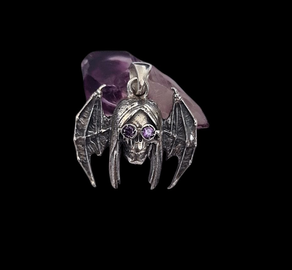 🦇 Ozzy Osbourne “Bat Skull” Tribute Pendant – Sterling Silver Gothic Necklace with Amethyst Sunglasses