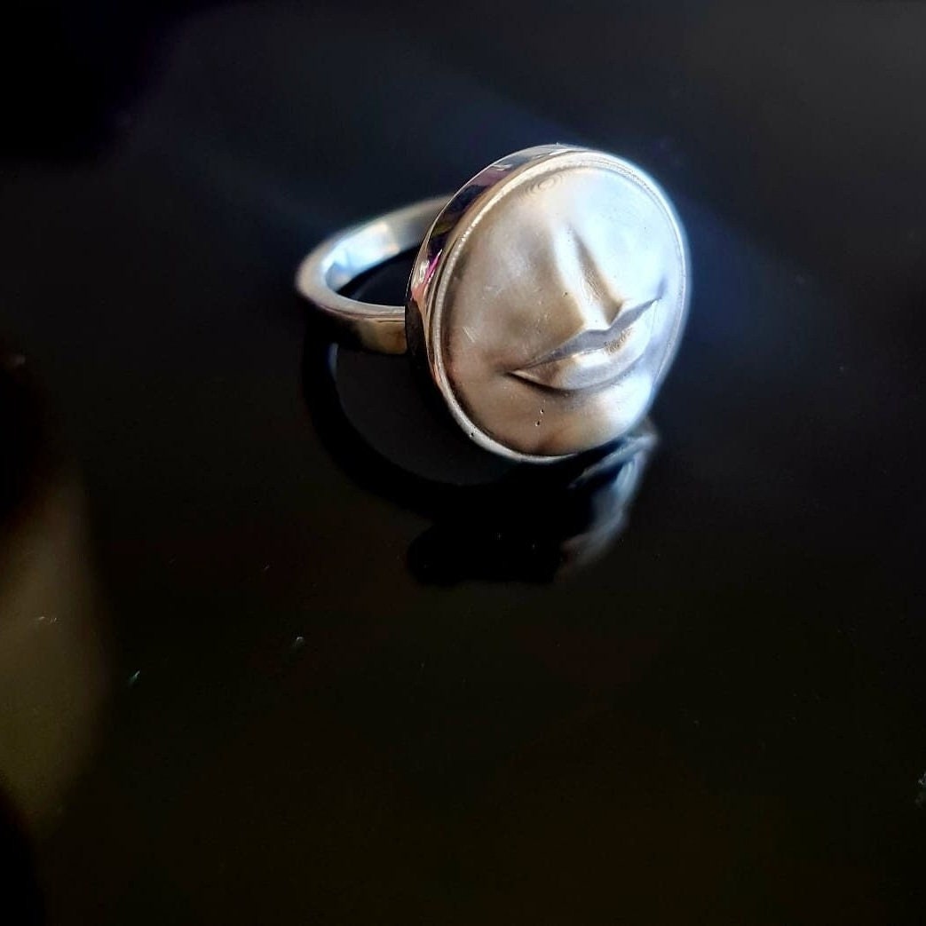 lips ring - 925 sterling silver - women's sizes -sleek & modern design - handmade with care -