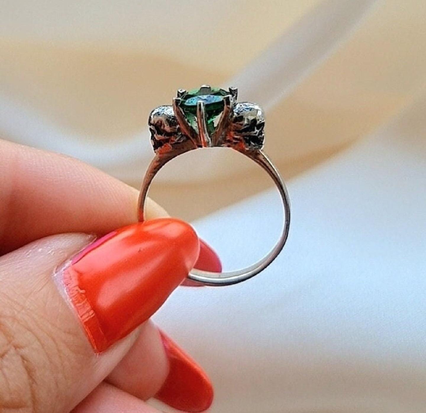 Sterling Silver Skull Solitaire Ring: Gothic promise  Zircon Stone