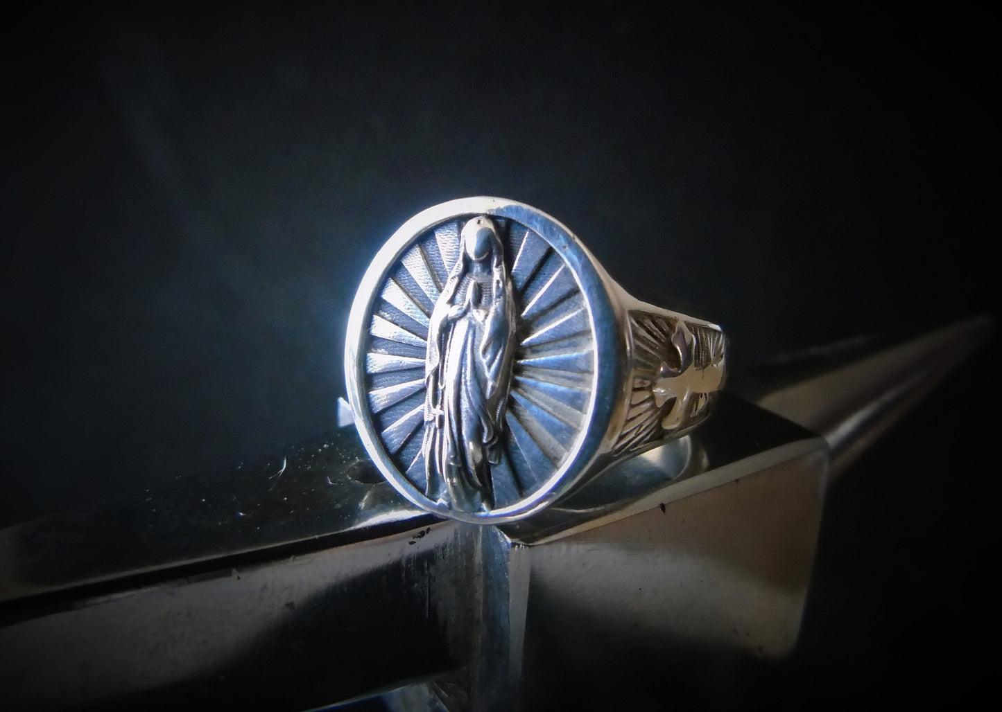 Virgin Mary's Embrace Ring - Holy Mother's Love  - Sterling Silver 925 -  Christian jewelry