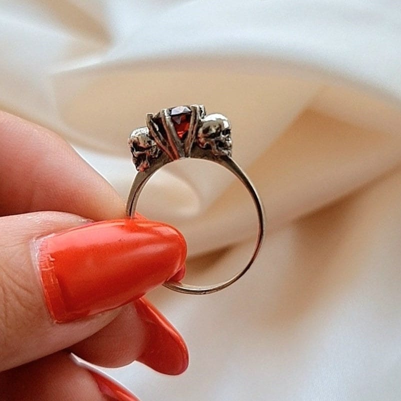 Sterling Silver Skull Solitaire Ring: Gothic Zircon Stone