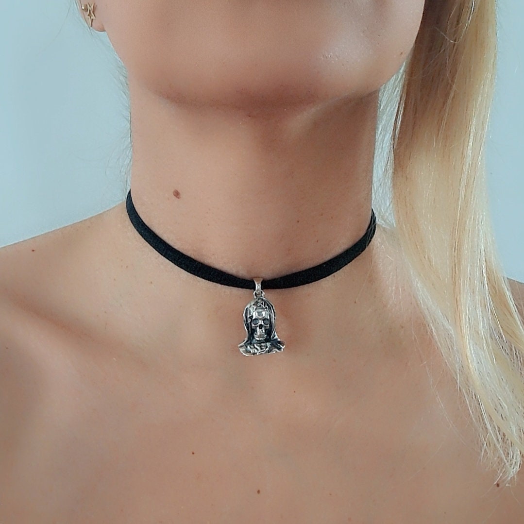 La Santa Muerte  Silver Skull Pendant - Warrior  Protector of Souls  joyería gótica