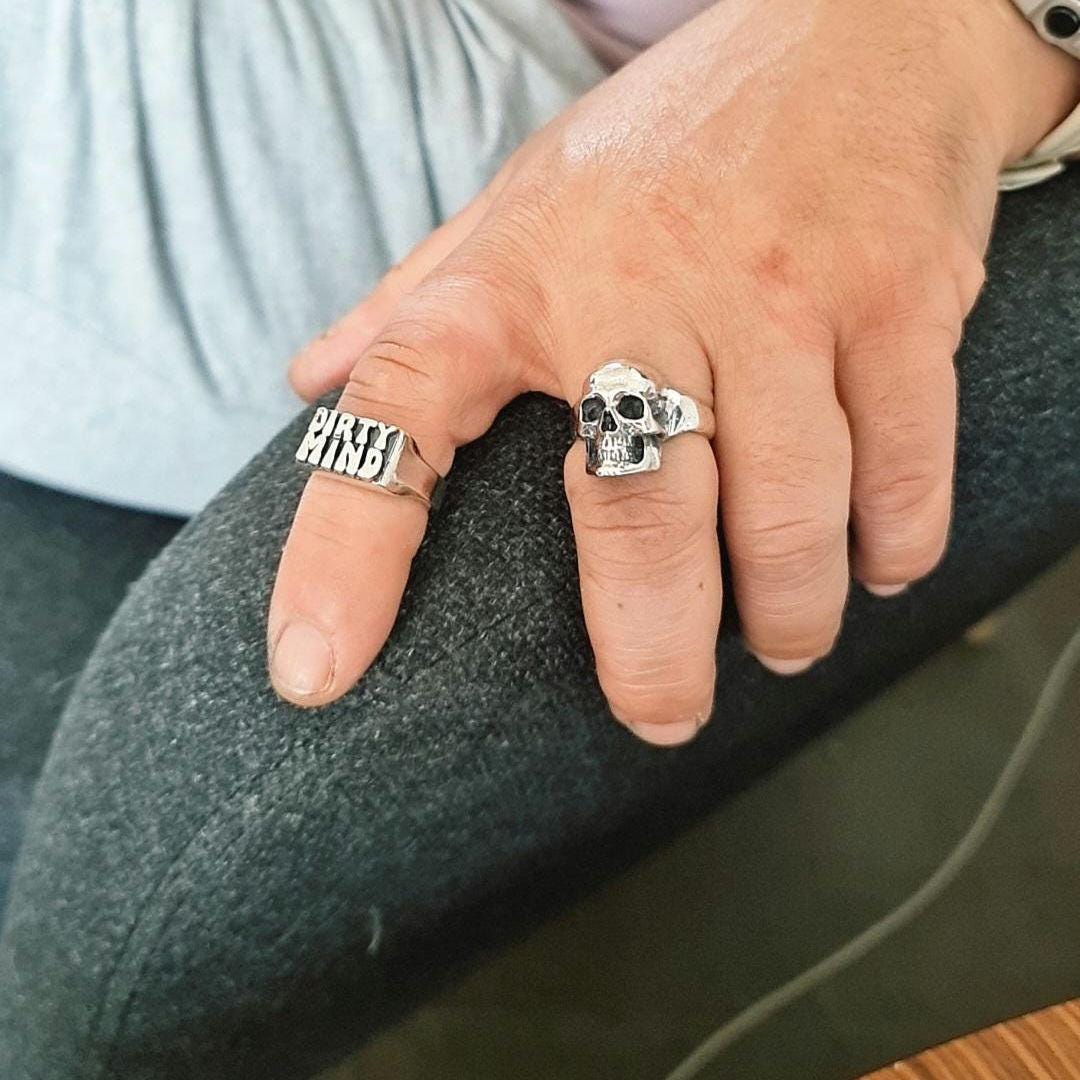 Biker classic skull Ring-Edgy design-925 silver-Perfect accessory for bikers. Solid & sturdy Rock n roll