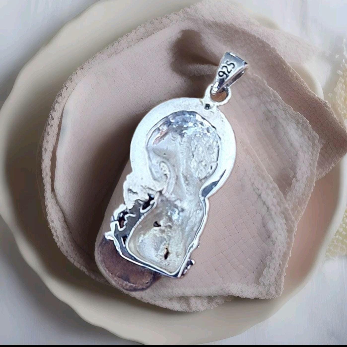 925 Silver Santa Muerte praying Pendant  with Roses & A cross Rosary - Holy Death