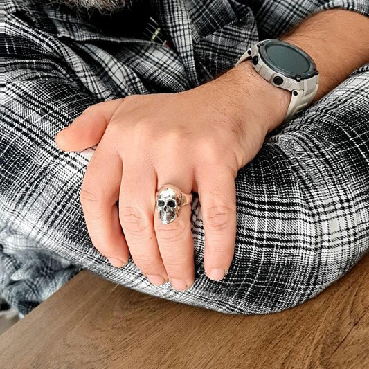 Biker classic skull Ring-Edgy design-925 silver-Perfect accessory for bikers. Solid & sturdy Rock n roll