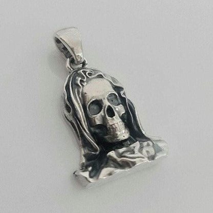 La Santa Muerte  Silver Skull Pendant - Warrior  Protector of Souls  joyería gótica