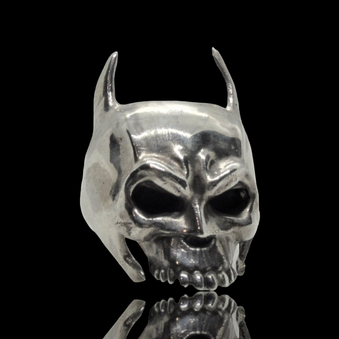 Handmade 925 Silver Bat Skull Ring: Gothic Biker Accessory