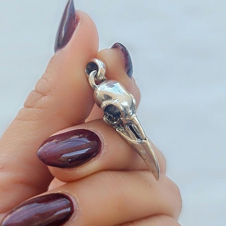 Handmade 925 Silver Raven Skull Pendant: Gothic Jewelry