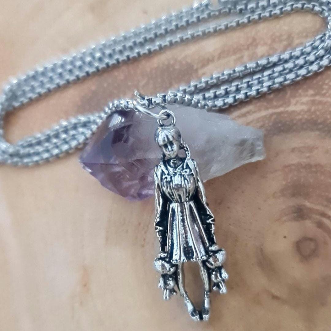 Anime Girl Pewter Necklace: Retro Rock Hip Hop Jewelry