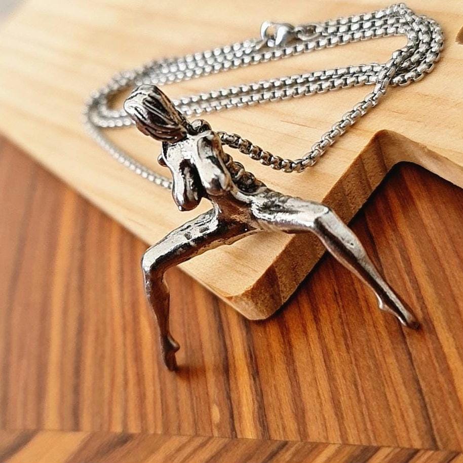 Oversized  nude Women Necklace, Hip Hop Cosplay Jewelry For Men& Women