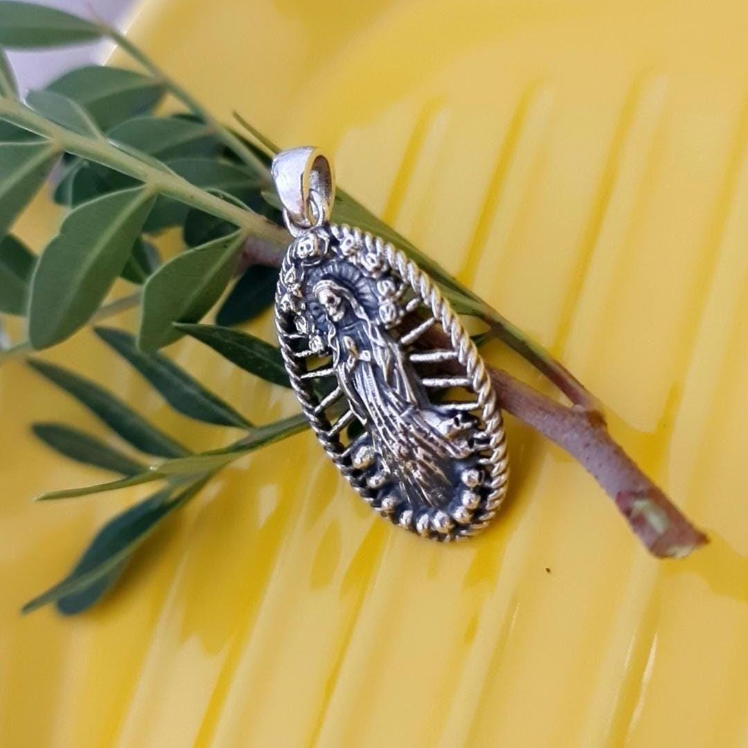 Santa Muerte Pendant  - Distinctly  Angel of Death's Mystique   "amuleto de plata"