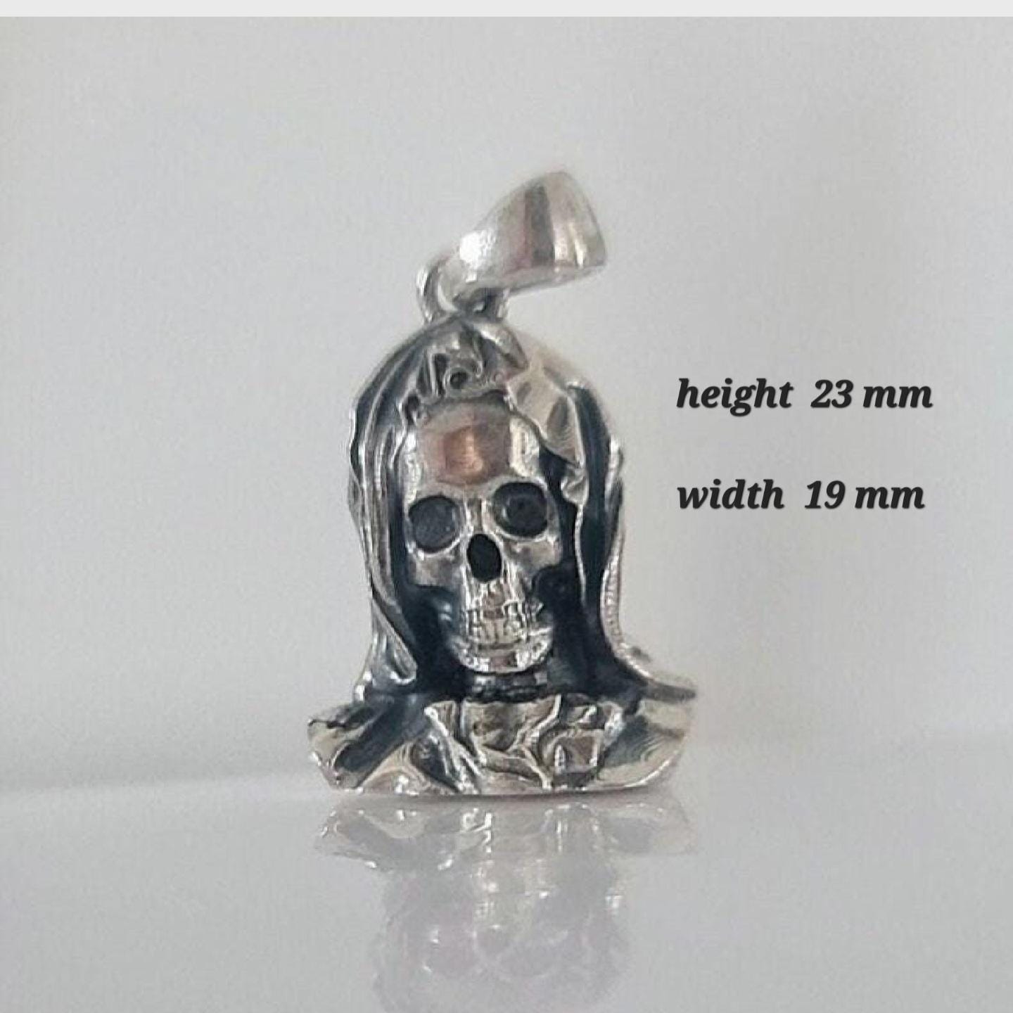 La Santa Muerte  Silver Skull Pendant - Warrior  Protector of Souls  joyería gótica