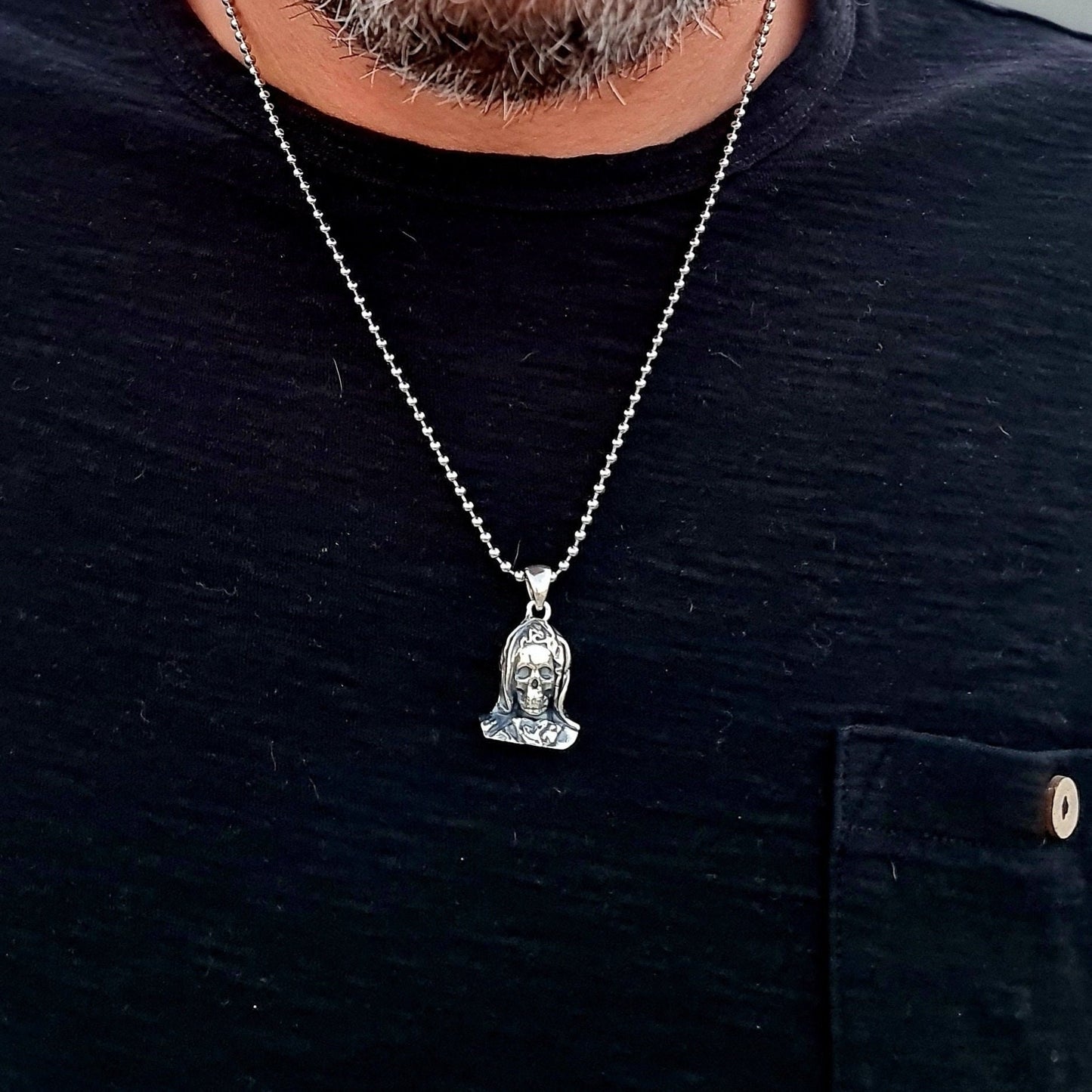 La Santa Muerte  Silver Skull Pendant - Warrior  Protector of Souls  joyería gótica