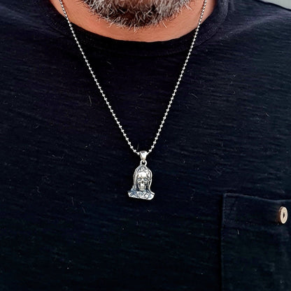 La Santa Muerte  Silver Skull Pendant - Warrior  Protector of Souls  joyería gótica