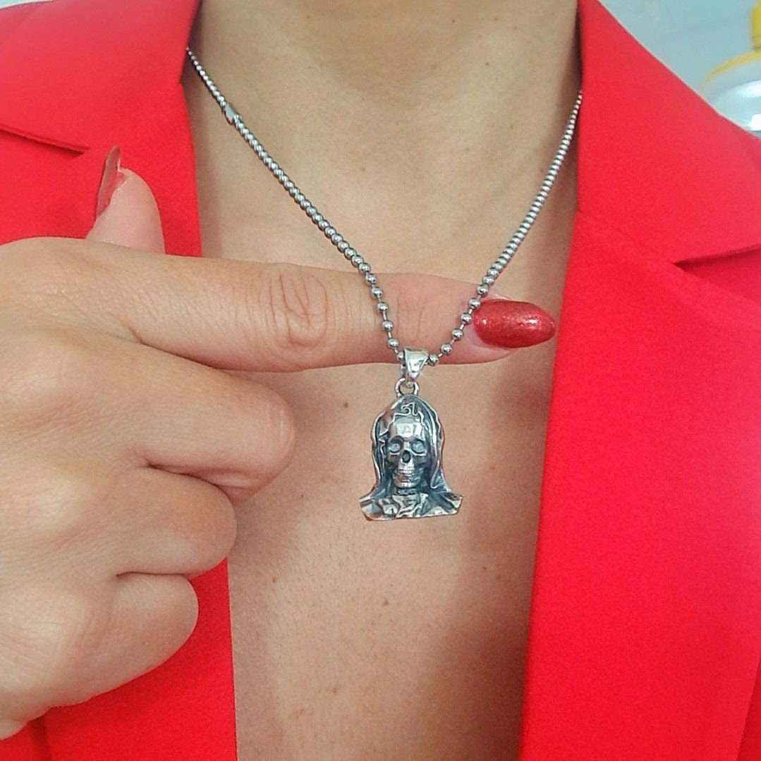 La Santa Muerte  Silver Skull Pendant - Warrior  Protector of Souls  joyería gótica