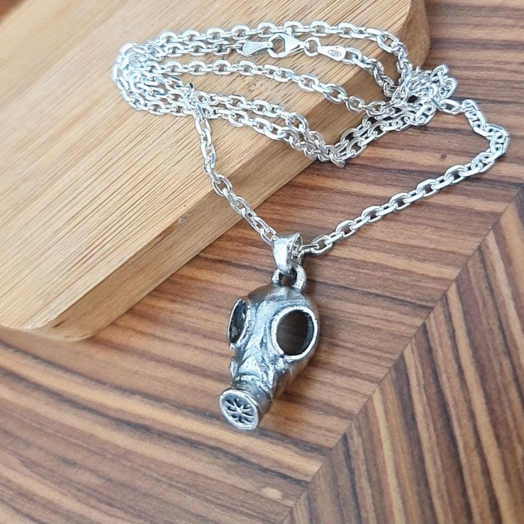 Gothic Steampunk gas mask Pendant – WWII Inspired War - Classic word  2nd War - Military Charm