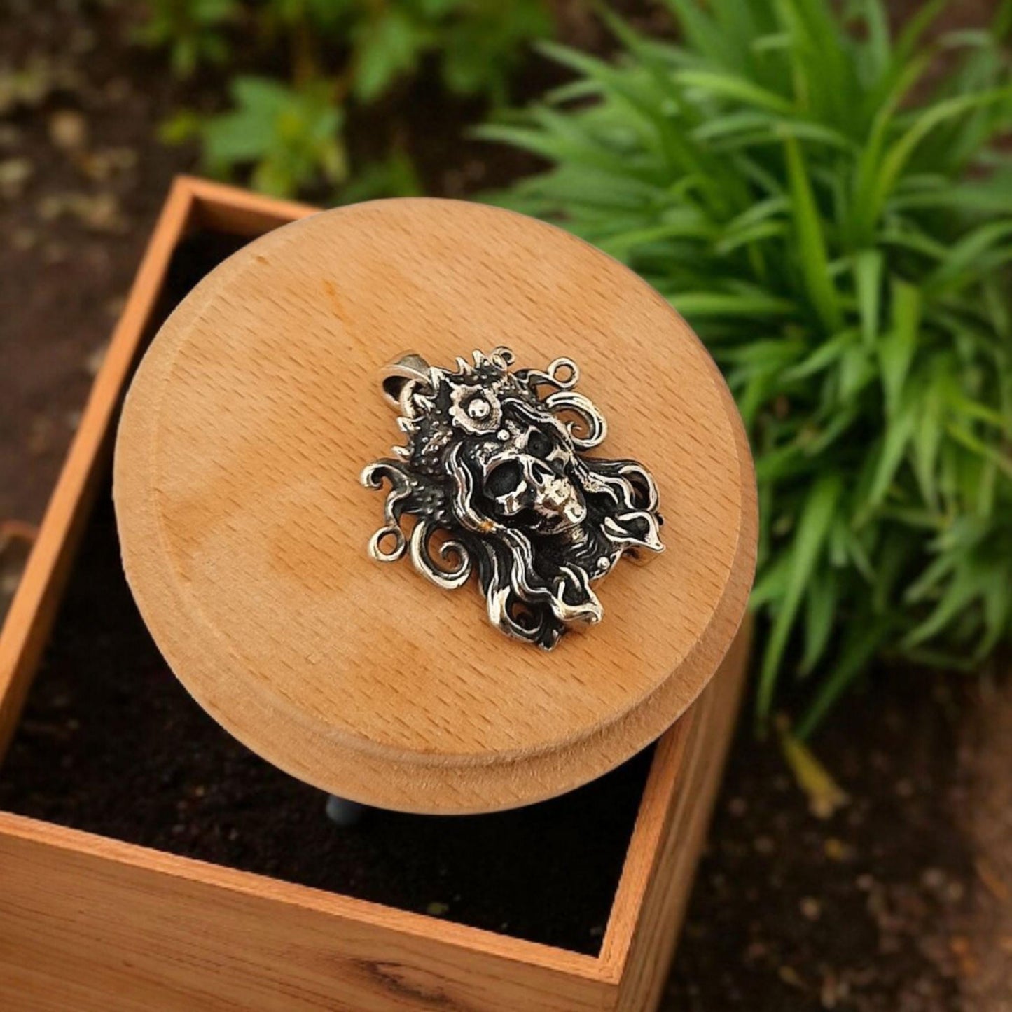 Sterling Silver Crowned Skull Pendant: Gothic Biker Jewelry