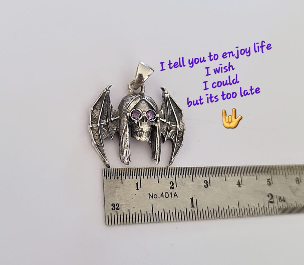 🦇 Ozzy Osbourne “Bat Skull” Tribute Pendant – Sterling Silver Gothic Necklace with Amethyst Sunglasses