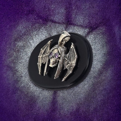 🦇 Ozzy Osbourne “Bat Skull” Tribute Pendant – Sterling Silver Gothic Necklace with Amethyst Sunglasses