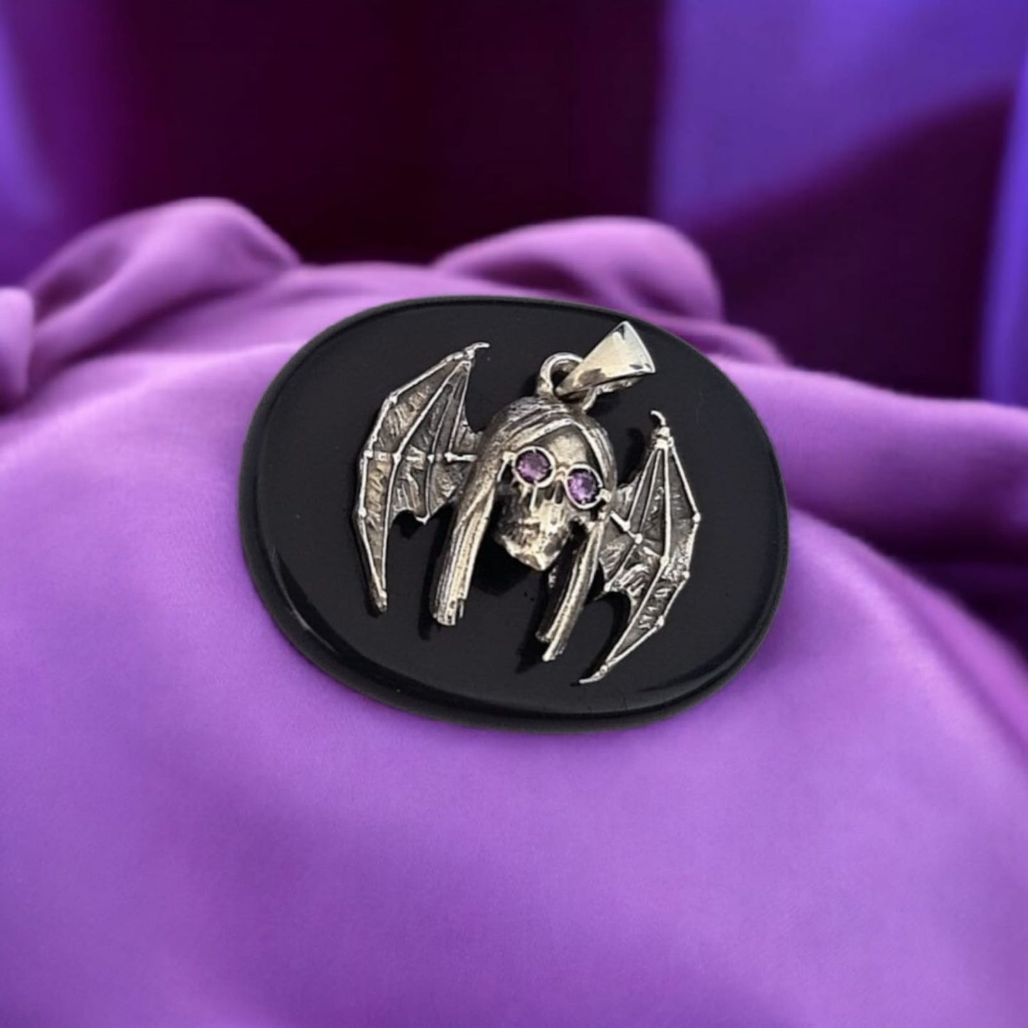 🦇 Ozzy Osbourne “Bat Skull” Tribute Pendant – Sterling Silver Gothic Necklace with Amethyst Sunglasses
