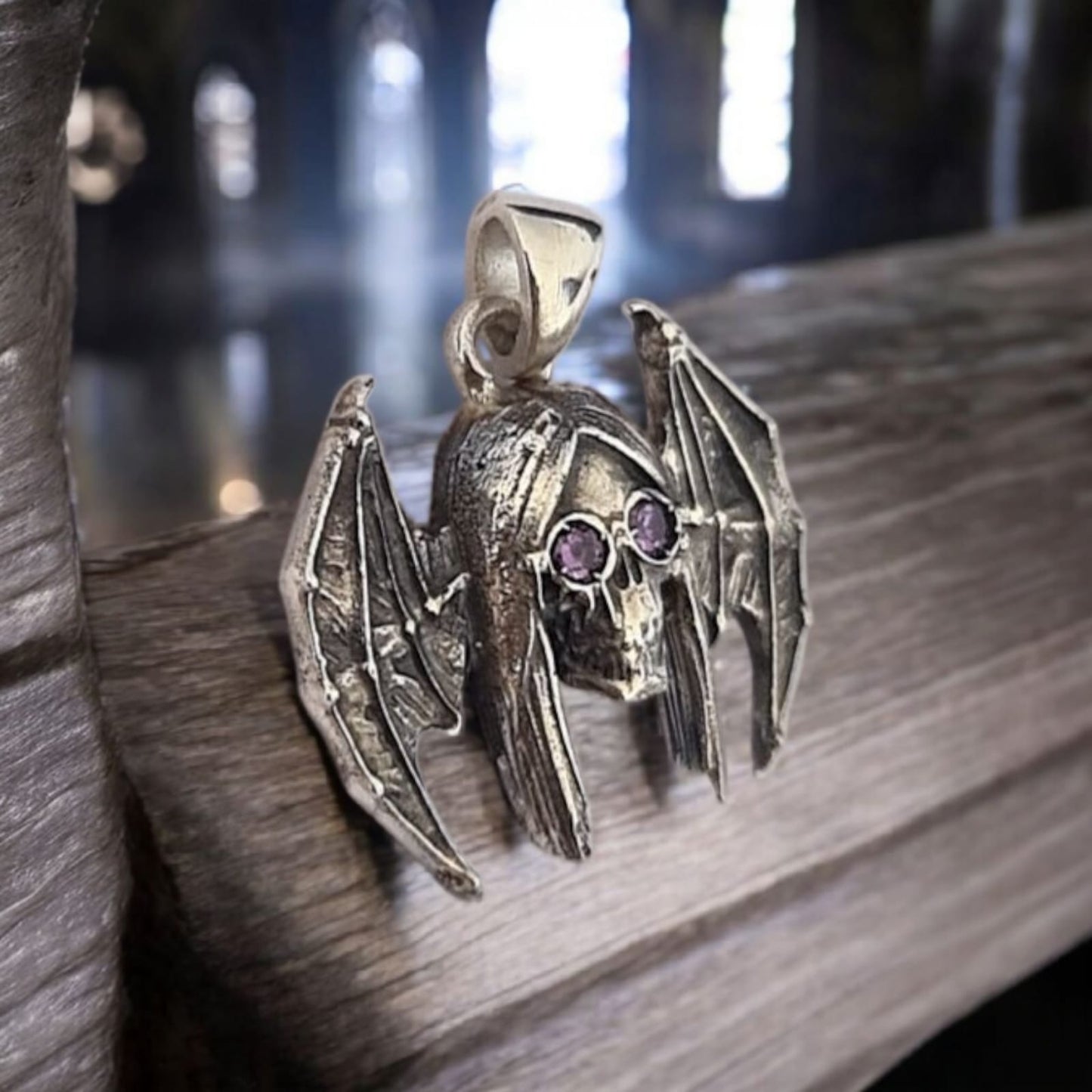 🦇 Ozzy Osbourne “Bat Skull” Tribute Pendant – Sterling Silver Gothic Necklace with Amethyst Sunglasses