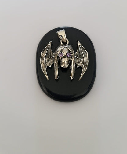 🦇 Ozzy Osbourne “Bat Skull” Tribute Pendant – Sterling Silver Gothic Necklace with Amethyst Sunglasses