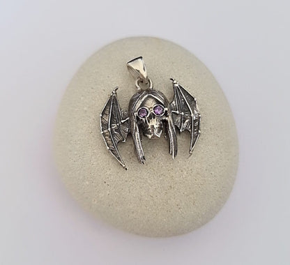 🦇 Ozzy Osbourne “Bat Skull” Tribute Pendant – Sterling Silver Gothic Necklace with Amethyst Sunglasses