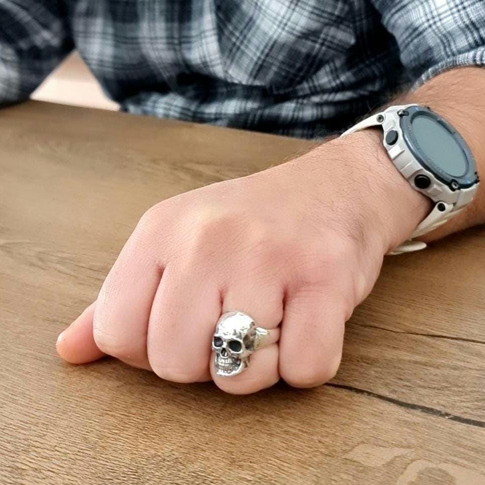 Biker classic skull Ring-Edgy design-925 silver-Perfect accessory for bikers. Solid & sturdy Rock n roll