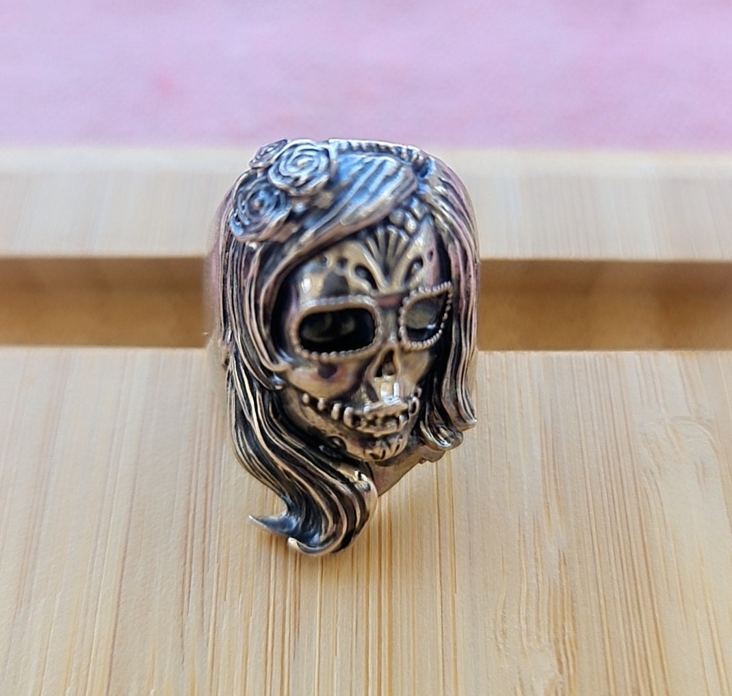 Day of the Dead Girl Skull Ring - Vintage  Sterling Silver - Celebrate Life & Death - Statement Ring    "amuleto de plata"