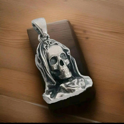 La Santa Muerte  Silver Skull Pendant - Warrior  Protector of Souls  joyería gótica