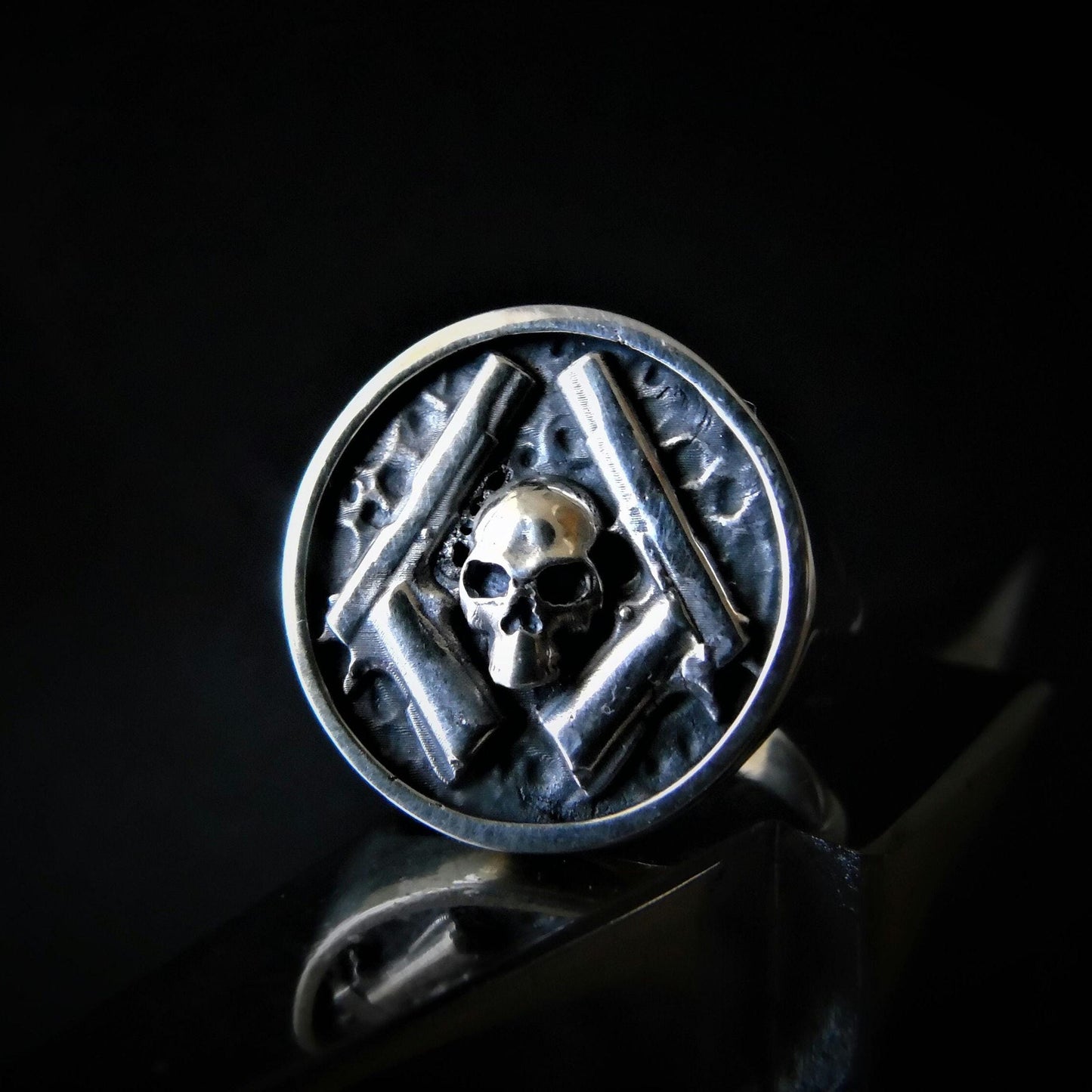 Skull & Guns silver Ring – Bold Biker Jewelry for Men – Rebel Outlaw Motorcycle Gift, Unique Design