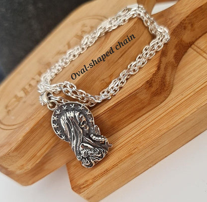 925 Silver Santa Muerte praying Pendant  with Roses & A cross Rosary - Holy Death