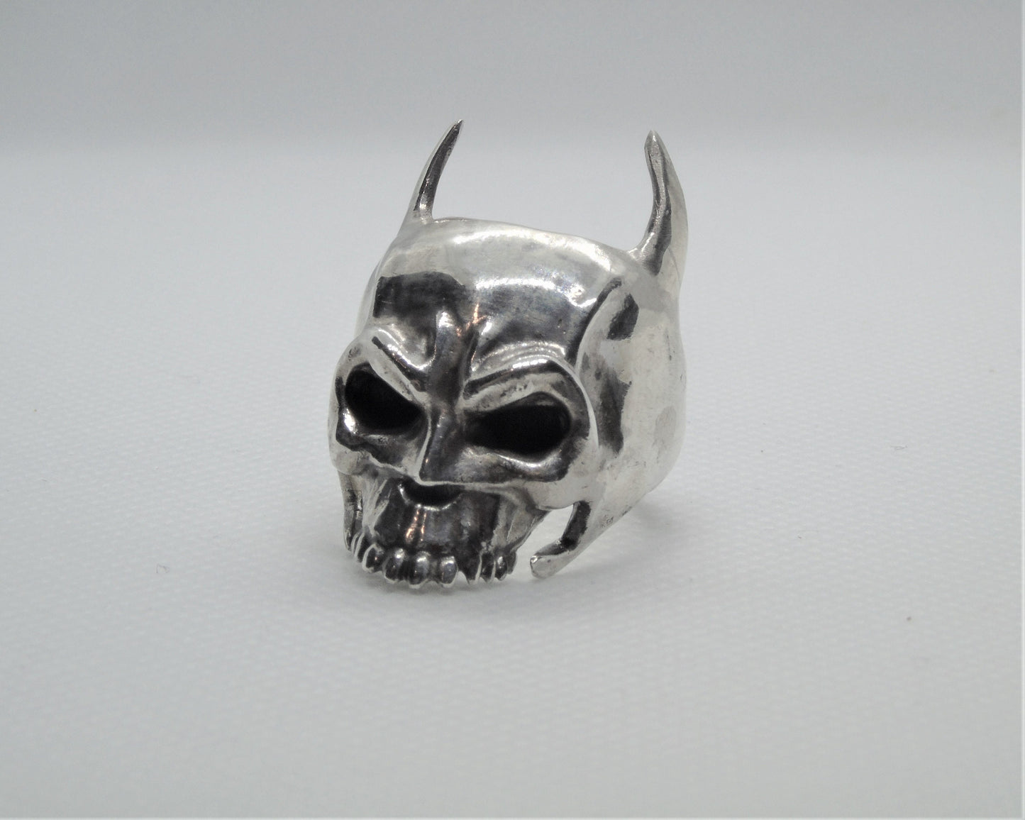 Handmade 925 Silver Bat Skull Ring: Gothic Biker Accessory