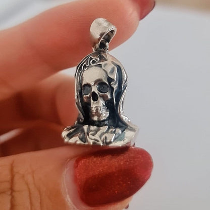 La Santa Muerte  Silver Skull Pendant - Warrior  Protector of Souls  joyería gótica