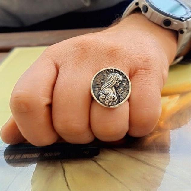 Handcrafted Santa Muerte 925 Silver Ring: Gothic Skull Jewelry