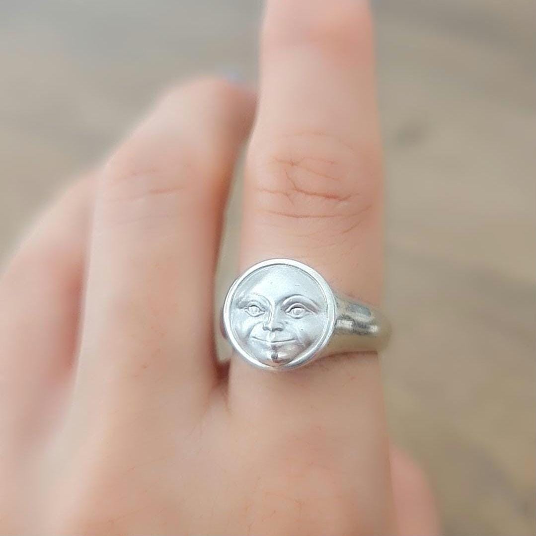 Silver Full Moon Face Ring: Celestial Jewelry