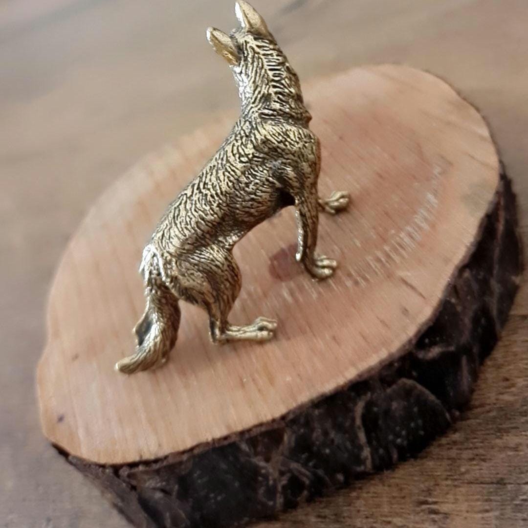 Ornament brass German Shepherd Solid and Sturdy dog figurine - Deco style (98 grams )