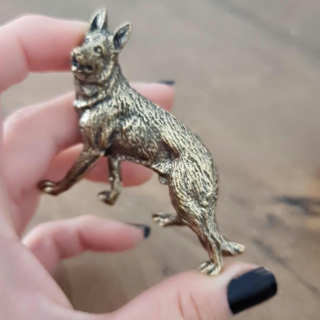 Ornament brass German Shepherd Solid and Sturdy dog figurine - Deco style (98 grams )