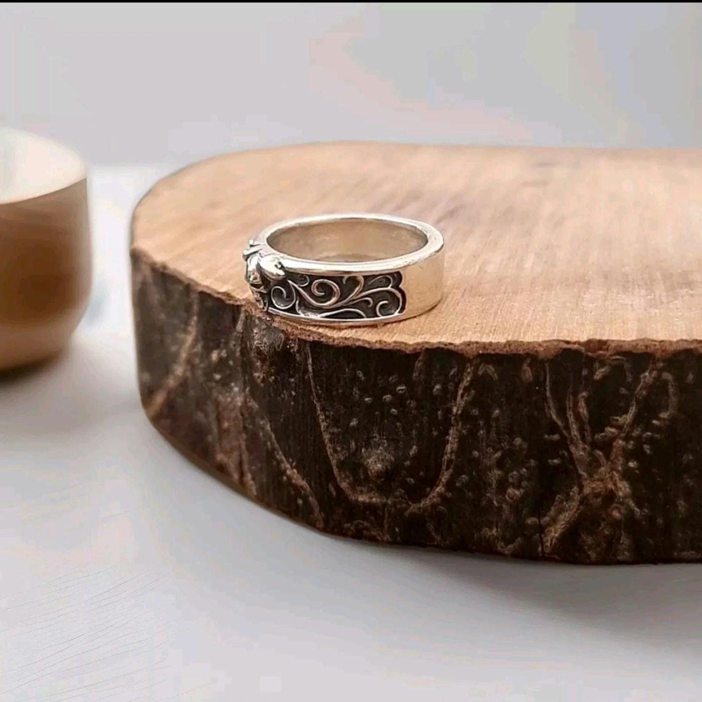 Skull and Engine with ornaments Ring-Edgy design-Handmade 925 silver-Perfect accessory for bikers.