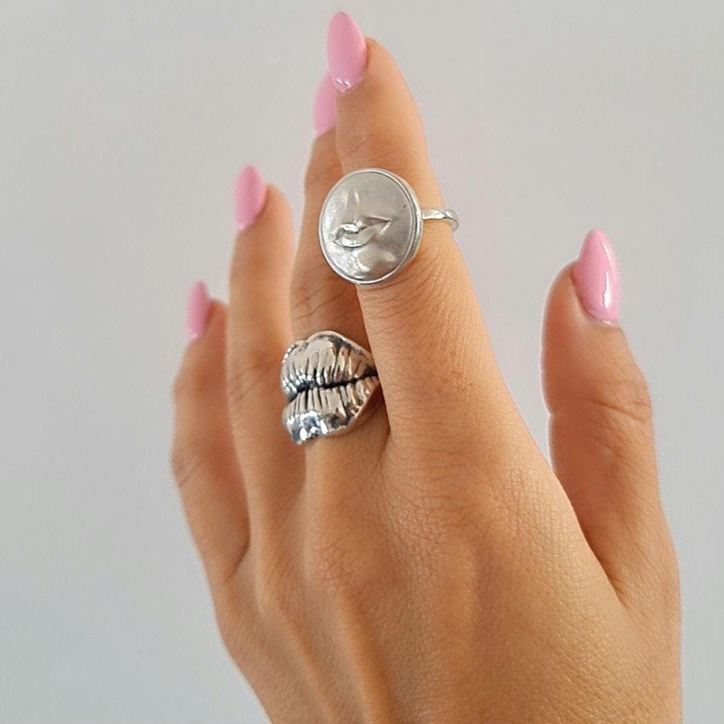 lips ring - 925 sterling silver - women's sizes -sleek & modern design - handmade with care -