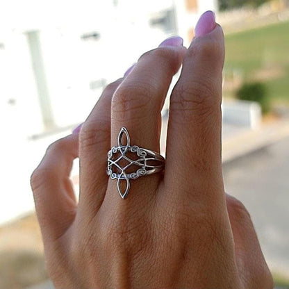 Sterling Silver Witch's Knot Ring: Celtic Symbol of Protection