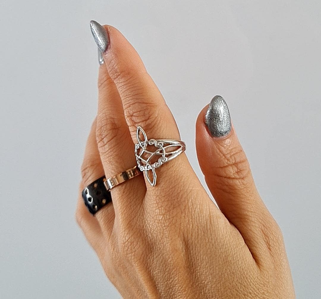 Sterling Silver Witch's Knot Ring: Celtic Symbol of Protection