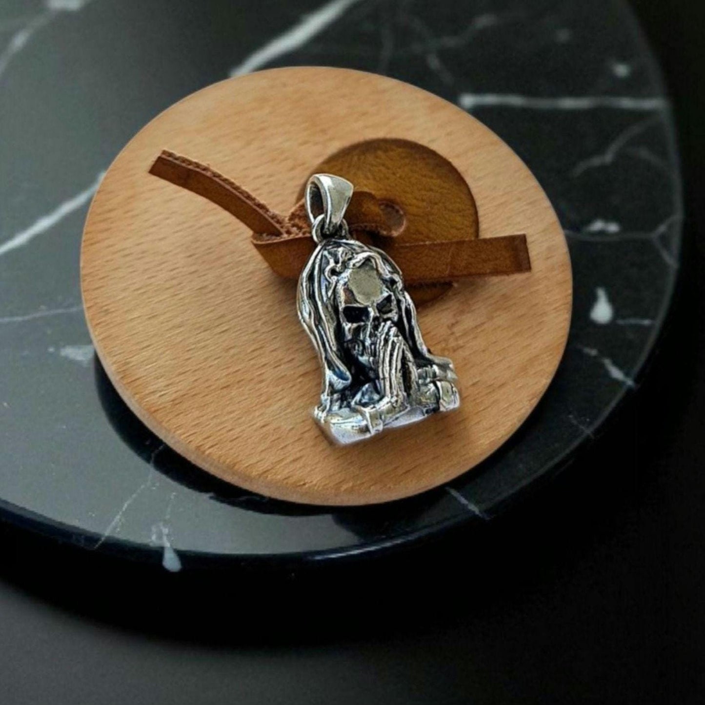 Gothic Santa Muerte praying Pendant, andmade 925 Silver Pendant