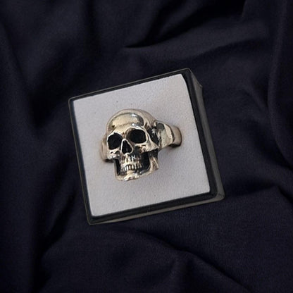 Classic skull Ring-Edgy design-925 silver-Perfect accessory for bikers. Solid & sturdy Rock n roll