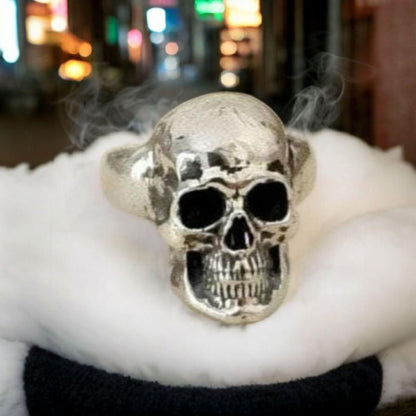 Classic skull Ring-Edgy design-925 silver-Perfect accessory for bikers. Solid & sturdy Rock n roll