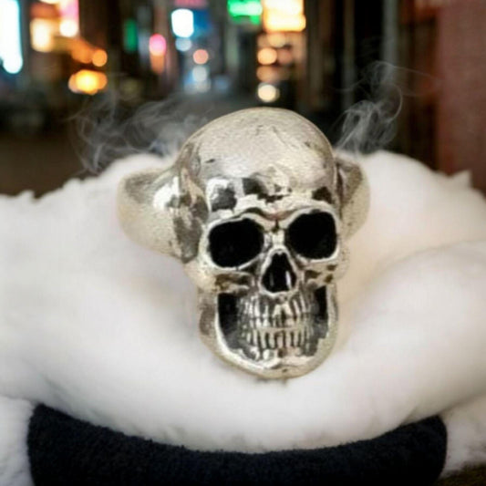 Classic skull Ring-Edgy design-925 silver-Perfect accessory for bikers. Solid & sturdy Rock n roll