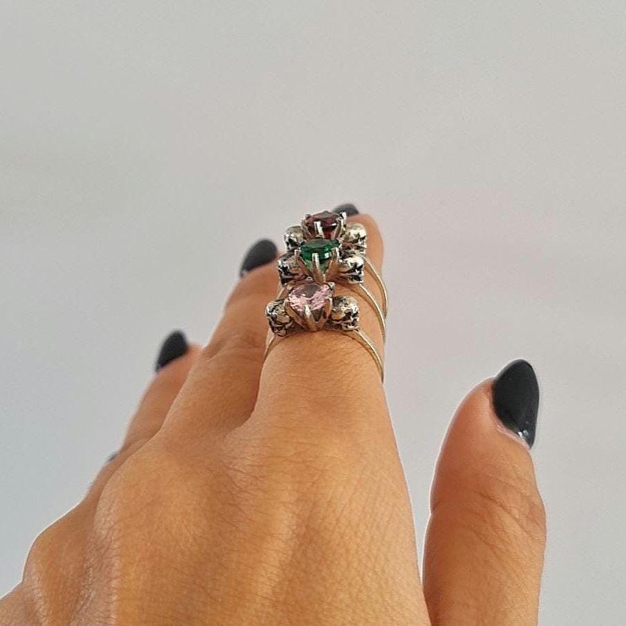 Sterling Silver Skull Solitaire Ring: Gothic promise  Zircon Stone