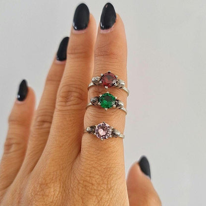 Sterling Silver Skull Solitaire Ring: Gothic promise  Zircon Stone